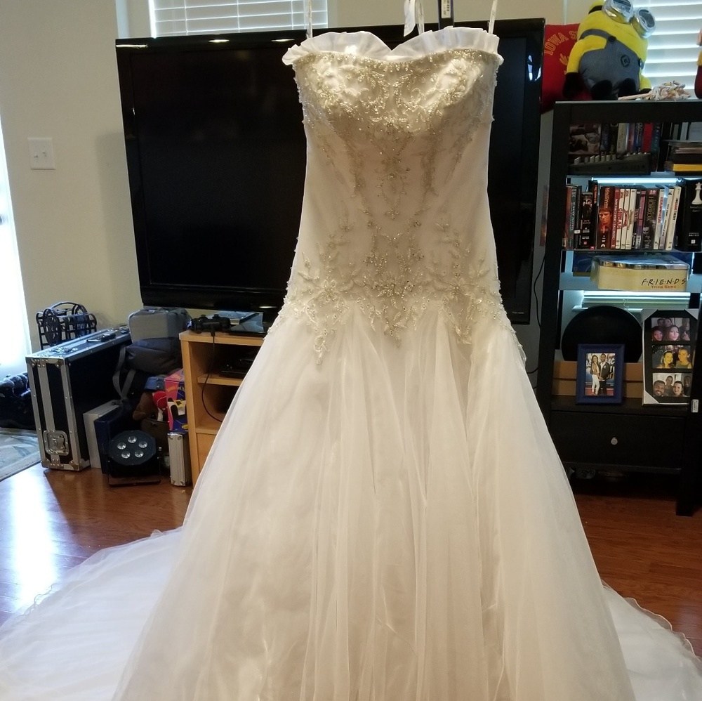 Private Label by G: Kenneth Winston Wedding Dress